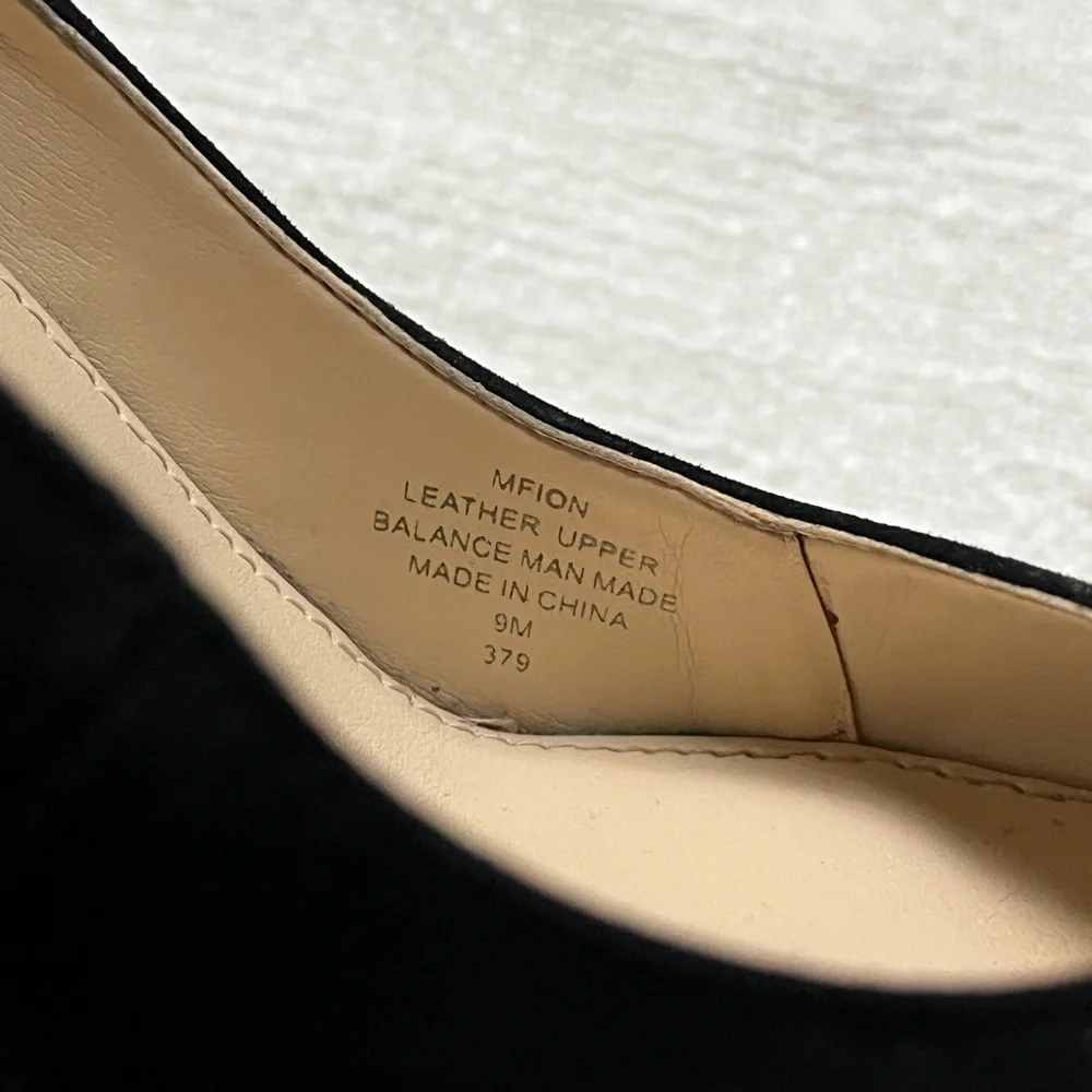 Marc Fisher black velvet leather pump heels size women’s US 9 shoes - Picture 9 of 9